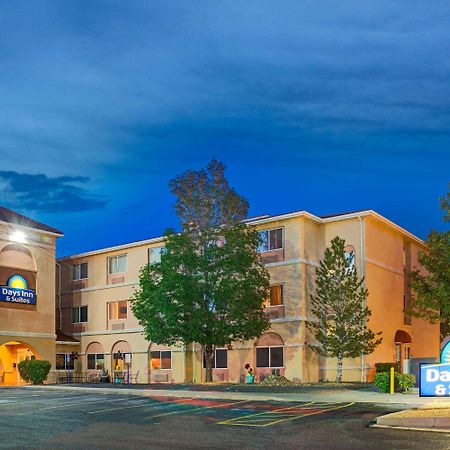 Days Inn & Suites By Wyndham Airport Albuquerque Exteriör bild