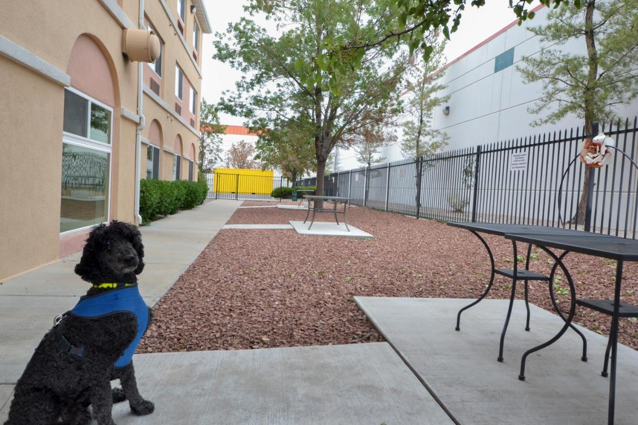 Days Inn & Suites By Wyndham Airport Albuquerque Exteriör bild