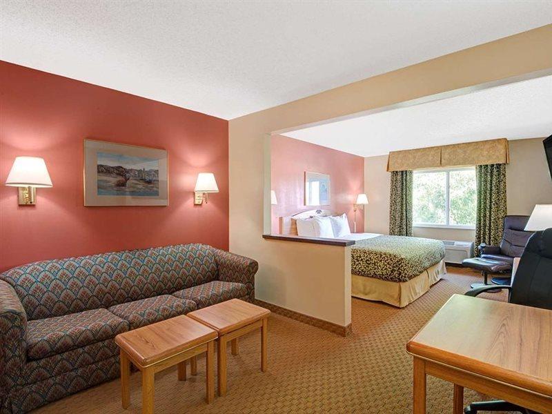 Days Inn & Suites By Wyndham Airport Albuquerque Exteriör bild