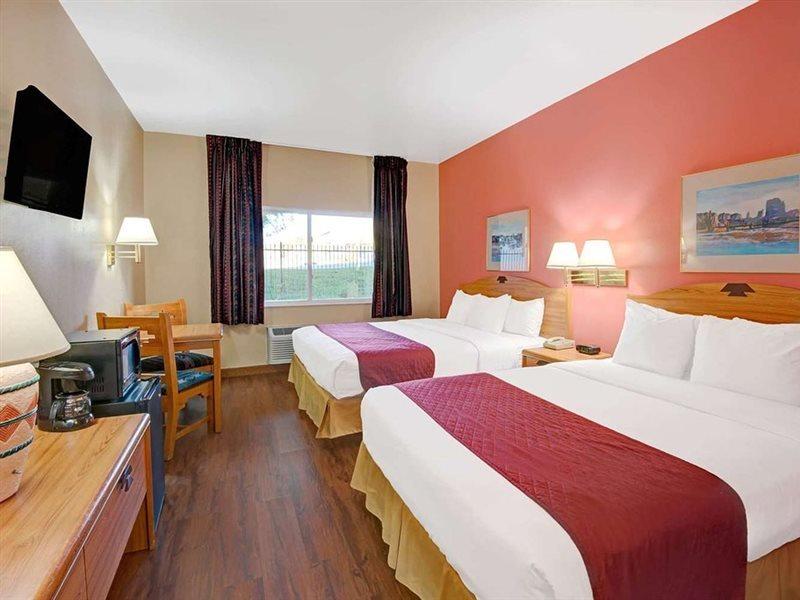 Days Inn & Suites By Wyndham Airport Albuquerque Exteriör bild