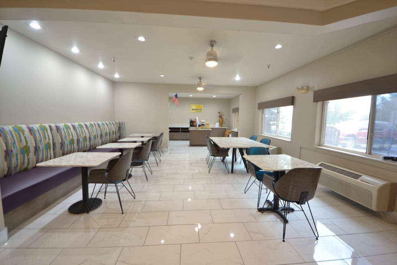 Days Inn & Suites By Wyndham Airport Albuquerque Exteriör bild