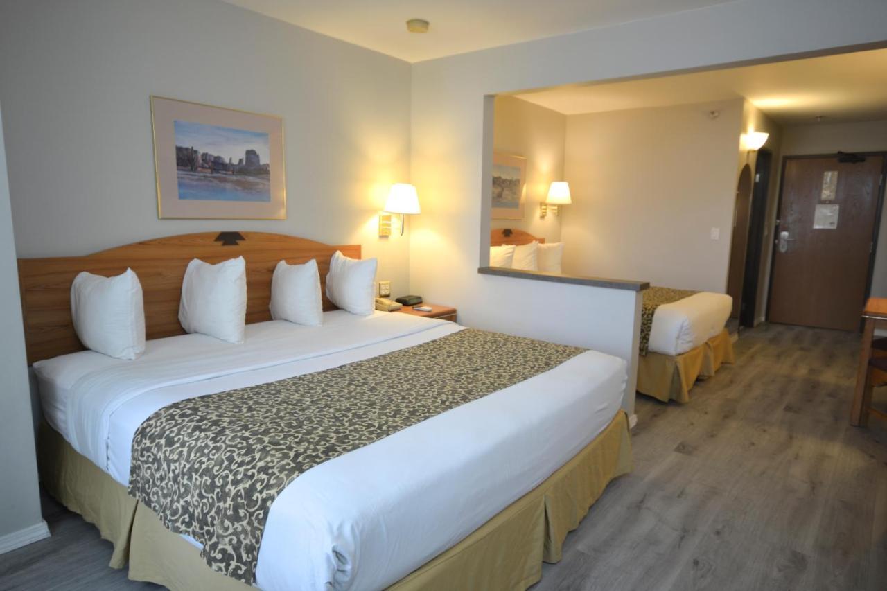 Days Inn & Suites By Wyndham Airport Albuquerque Exteriör bild