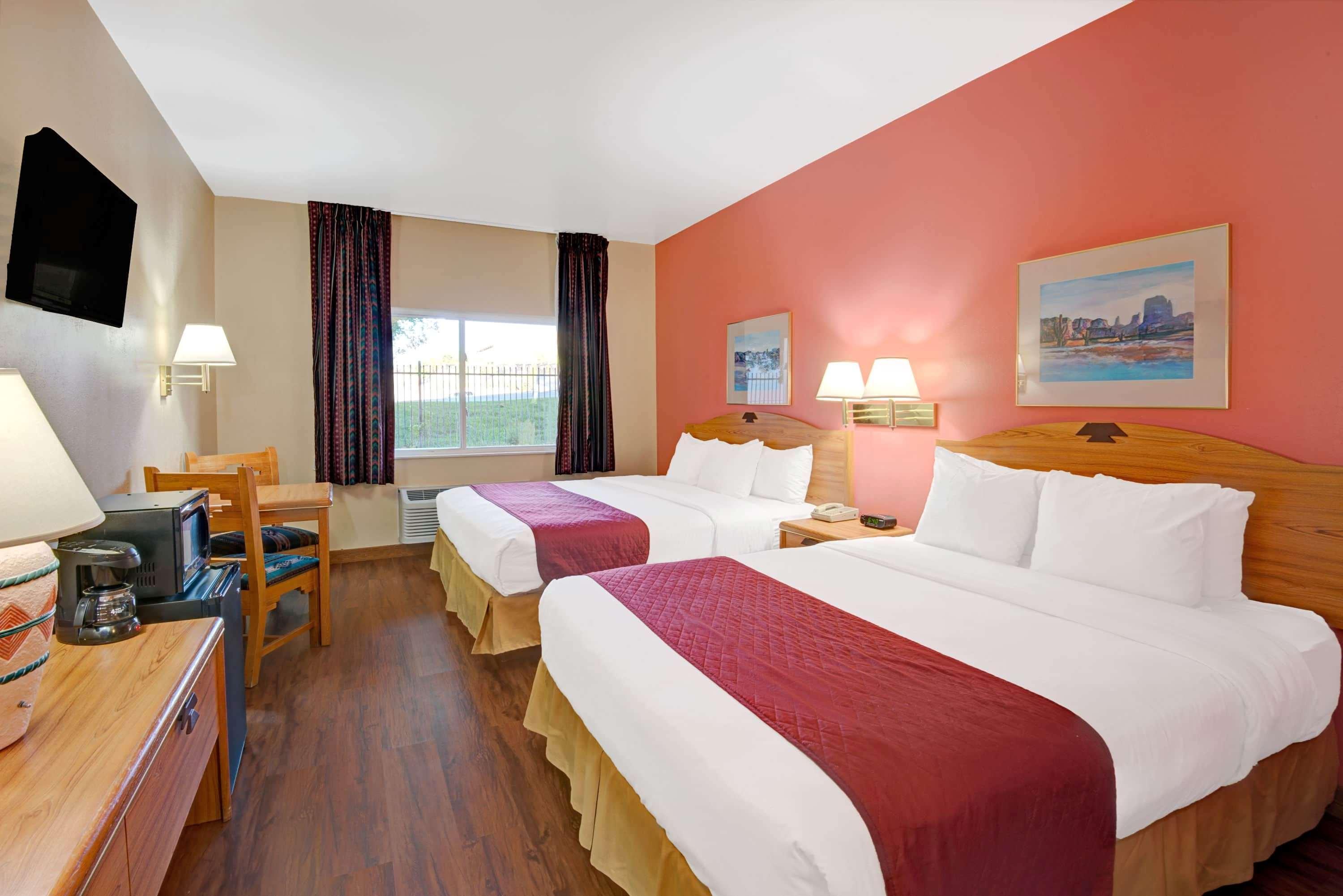 Days Inn & Suites By Wyndham Airport Albuquerque Exteriör bild