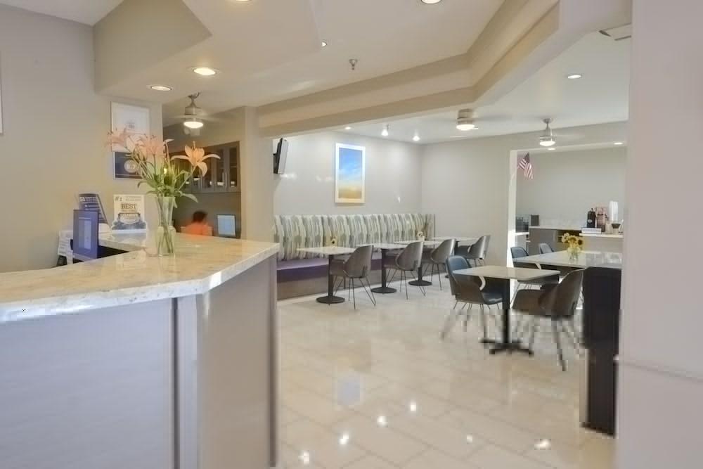 Days Inn & Suites By Wyndham Airport Albuquerque Exteriör bild